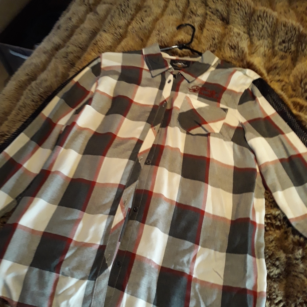 Ladies Harley Davidson shirt